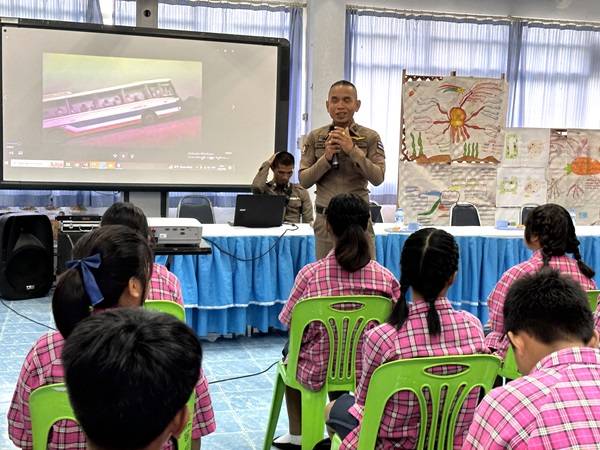 โรงเรียนบ้านเปือยนาสูง จัดกิจกรรมรรณรงค์งดการสูบบุหรี่ เนื่องในวันงดสูบบุหรี่โลก ประจำปี 2567